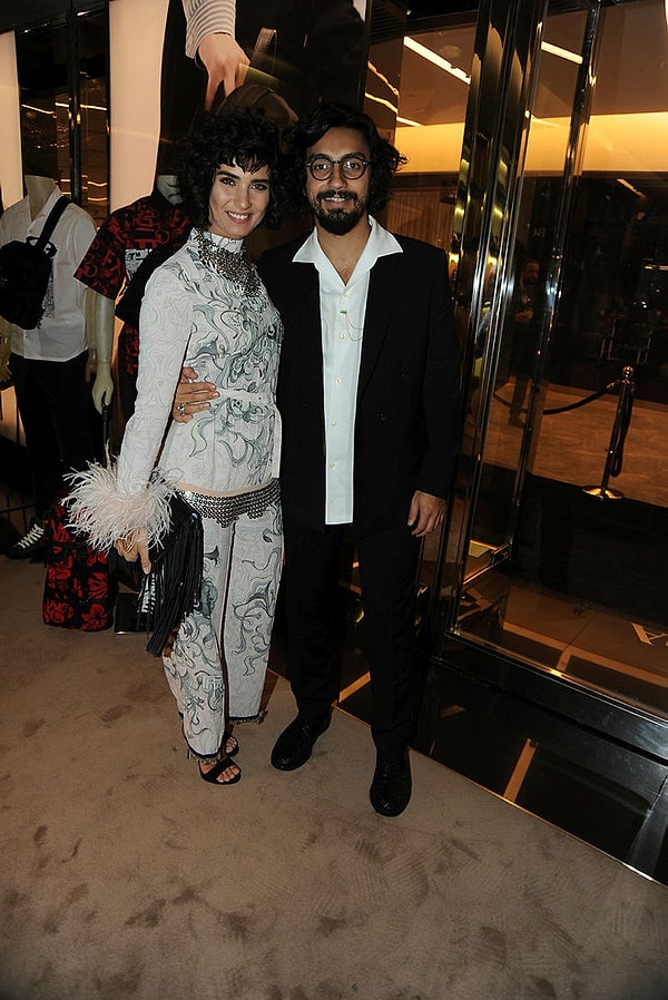 Tuba Büyüküstün, Onur Saylak ve Umut Evirgen: Magazin Tarihine Geçen Aşk Üçgeni! 13 tuba buyukustun onur saylak ve umut evirgen magazin tarihine gecen ask ucgeni 12 YsuOnYdS