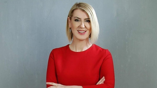 Uçakta Karşılaşan İrem Derici ile Sevda Türküsev Adeta Birbirlerine Girdi: "Sus Kız Mutsuz Lübin" 2 ucakta karsilasan irem derici ile sevda turkusev adeta birbirlerine girdi sus kiz mutsuz lubin