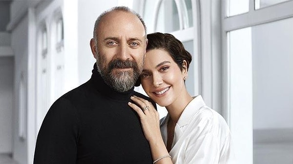 "Yok Artık" Diyeceksiniz: Halit Ergenç'le Fotoğraf Çekilen Hayranının Hürrem Sultan'a Benzerliği Şoke Etti! 1 yok artik diyeceksiniz halit ergencle fotograf cekilen hayraninin hurrem sultana benzerligi soke etti 0 BW13bjrL