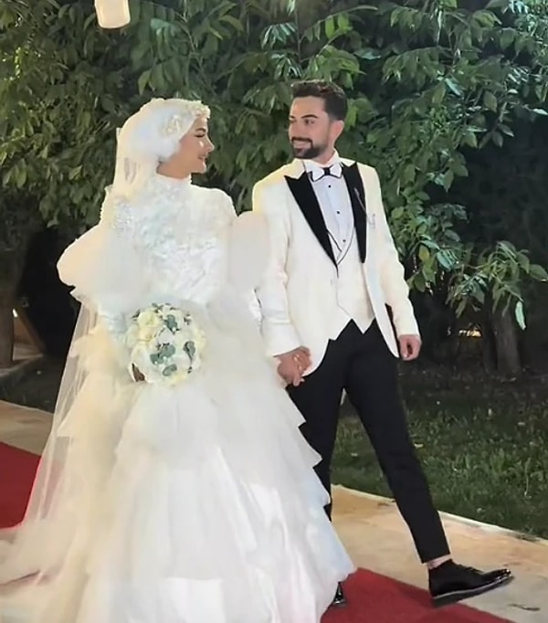 "Amin" Diyerek Fenomen Olmuştu: Şöhrete Kavuşunca Estetiğe Saran Gizem Yıldız Hamile Olduğunu Açıkladı! 5 amin diyerek fenomen olmustu sohrete kavusunca estetige saran gizem yildiz hamile oldugunu acikladi 4 LUjCPcXN