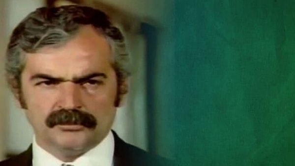 Benzerlikleri Tesadüf Değilmiş: Yeşilçam'ın Çatık Kaşlı Adamı Hayati Hamzaoğlu'nun Oğlu da Ünlü Çıktı 3 benzerlikleri tesaduf degilmis yesilcamin catik kasli adami hayati hamzaoglunun oglu da unlu cikti 2 hf1uF3Hd