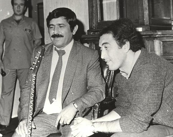 Çocuk Felci Geçirmiş: Edip Akbayram'ın Hastalıklarla, Yasaklarla Dolu Pek Bilinmeyen Hayat Hikayesi 7 cocuk felci gecirmis edip akbayramin hastaliklarla yasaklarla dolu pek bilinmeyen hayat hikayesi 6 OpiKFrZd