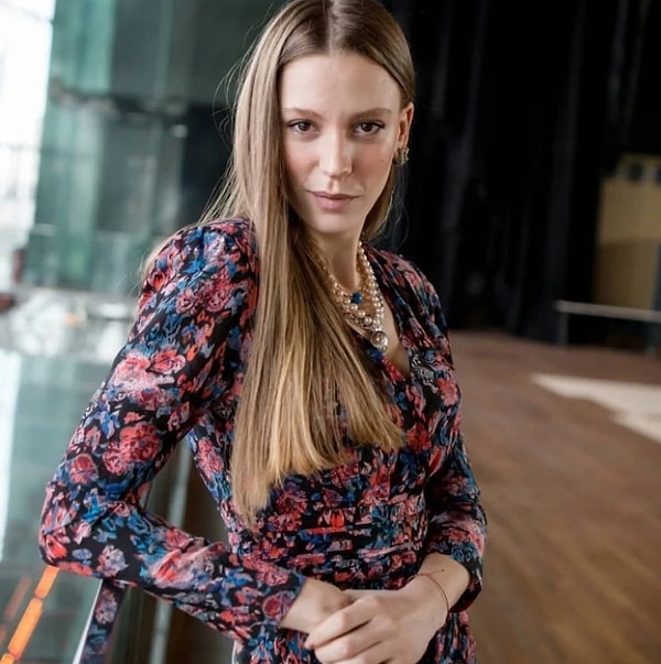 Coğrafya Kader midir? Serenay Sarıkaya Burada Doğmasaydı Hollywood'da Hangi Ünlünün Yerine Geçerdi? 13 cografya kader midir serenay sarikaya burada dogmasaydi hollywoodda hangi unlunun yerine gecerdi 12 hLpylVbH