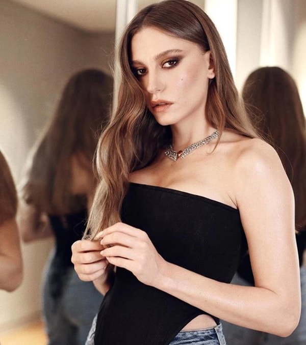 Coğrafya Kader midir? Serenay Sarıkaya Burada Doğmasaydı Hollywood'da Hangi Ünlünün Yerine Geçerdi? 3 cografya kader midir serenay sarikaya burada dogmasaydi hollywoodda hangi unlunun yerine gecerdi 2 9LR34CQk