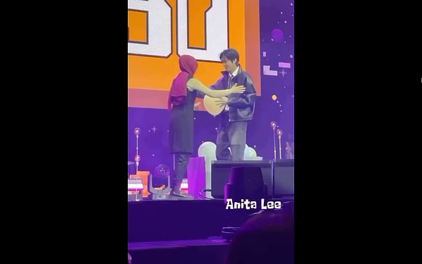 Güney Koreli Aktör Lee Min-ho'nun Türk Bir Hayranı ile Balon Patlatma Yarışı Yaptığı Anlar Viral Oldu 1 guney koreli aktor lee min honun turk bir hayrani ile balon patlatma yarisi yaptigi anlar hXv2mfhC