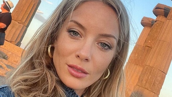 Her Fırsatta Hayatında Kimse Olmadığını Vurgulayan Bade İşçil'den ''Hediyelere Boğulma'' Açıklaması 3 her firsatta hayatinda kimse olmadigini vurgulayan bade iscilden hediyelere bogulma aciklamasi 2 2sreIiUb