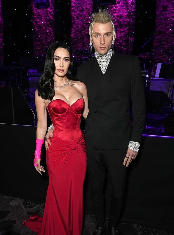 İlk Paylaşım Geldi: Hollywood Yıldızı Megan Fox 4'üncü Çocuğunu Kucağına Aldı 1 ilk paylasim geldi hollywood yildizi megan fox 4uncu cocugunu kucagina aldi 0 fq7eUSjb