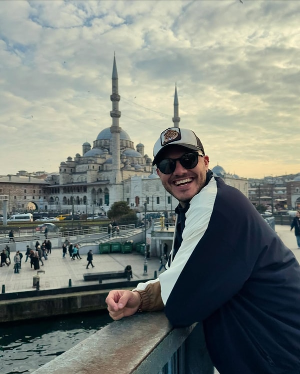 Mauro Icardi'nin Sevgilisi China Suarez'le Oturduğu Bank Google Haritalar'a Eklendi 1 mauro icardinin sevgilisi china suarezle oturdugu bank google haritalara eklendi 0 Fc9m2sHP