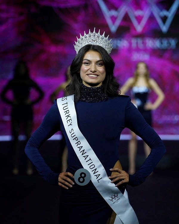 Miss Supranational Temsilcimiz Değişti: Miss Turkey'de Dereceye Giren Cemre Üker'in Tacı Geri Alındı! 2 miss supranational temsilcimiz degisti miss turkeyde dereceye giren cemre ukerin taci geri alindi 1 VAEAjy1H