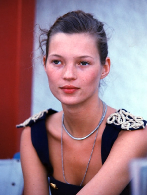 Modellik Sektöründeki Güzellik Algılarını Baştan Yaratan Kate Moss'un Yıllar İçindeki Değişimini İnceleyelim! 6 modellik sektorundeki guzellik algilarini bastan yaratan kate mossun yillar icindeki degisimini inceleyelim 5 22OEd5Lm