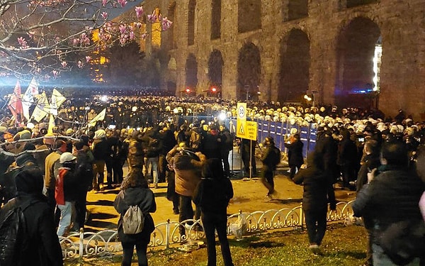 Onur Saylak'tan Ekrem İmamoğlu'nun Tutuklanması Sonrası Sinematik Gönderme 2 onur saylaktan ekrem imamoglunun tutuklanmasi sonrasi sinematik gonderme 1 h4ukGUKF