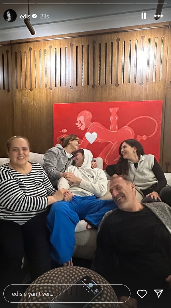 Özge Özpiriçci'nin Set Baskınından Edis'in Aile Saadetine: 2 Mart'ta Ünlülerin Instagram Paylaşımları 9 ozge ozpiriccinin set baskinindan edisin aile saadetine 2 martta unlulerin instagram paylasimlari 8 I6rJCXs4