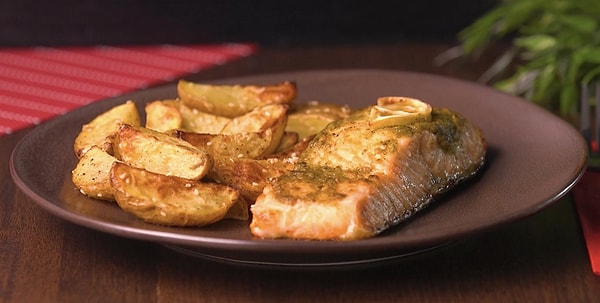 Philips Çift Hazneli Airfryer'da Pesto Soslu Somon ve Bebek Patates Nasıl Yapılır? 1 philips cift hazneli airfryerda pesto soslu somon ve bebek patates nasil yapilir 0 H8XPgZS5