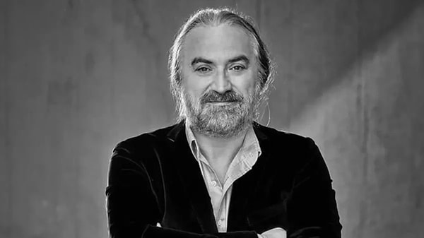 Volkan Konak'ın Vefat Etmeden Önce Sahnede Söylediği Son Sözleri 1 volkan konakin vefat etmeden once sahnede soyledigi son sozleri 0 gGtAkKeG