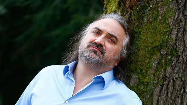 Volkan Konak'ın Vefat Haberini Alan Eşi ve Yakınları Hastane Önünde Fenalaştı 1 volkan konakin vefat haberini alan esi ve yakinlari hastane onunde fenalasti 0 Eh3XVLal