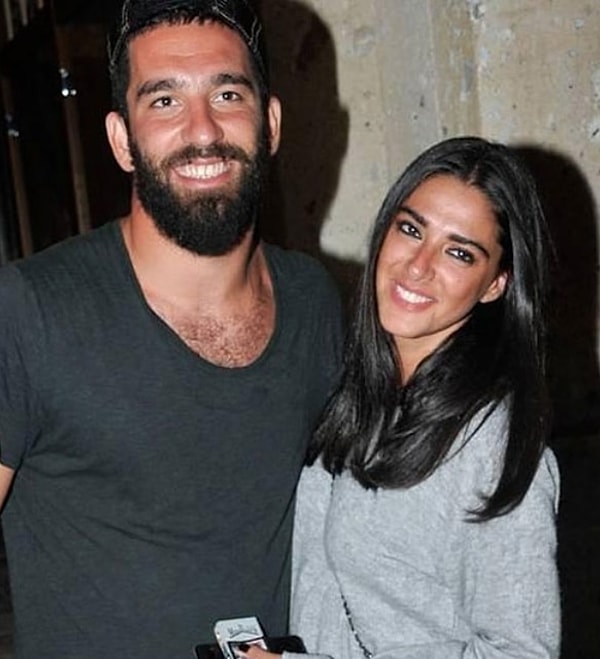 Adeta Bambaşka Birine Dönüşmüş: Arda Turan'ın Eşi Aslıhan Doğan Turan'ın Estetiklerini Tek Tek Açıklıyoruz! 6 adeta bambaska birine donusmus arda turanin esi aslihan dogan turanin estetiklerini tek tek acikliyoruz 5XhnczeF
