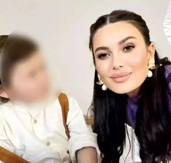 Boşanma İddialarına Jet Yalanlama: Hacı Sabancı Biricik Eşi Nazlı Sabancı'yı Kalplerle Paylaştı 2 bosanma iddialarina jet yalanlama haci sabanci biricik esi nazli sabanciyi kalplerle paylasti 1 2NHd65UJ