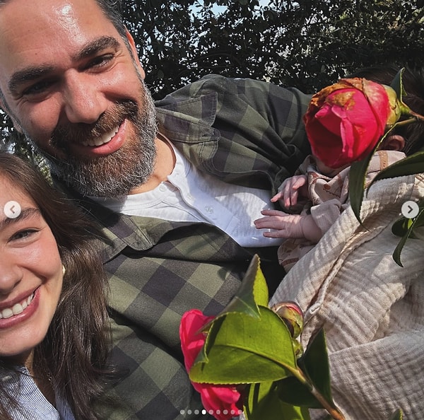 Emojiyle Kapatmada Level Atlattılar: Neslihan Atagül, Paylaşımında Oğlu Aziz'in Yüzünü Gülle Kapattı 3 emojiyle kapatmada level atlattilar neslihan atagul paylasiminda oglu azizin yuzunu gulle kapatti 2 mnlzOSyQ