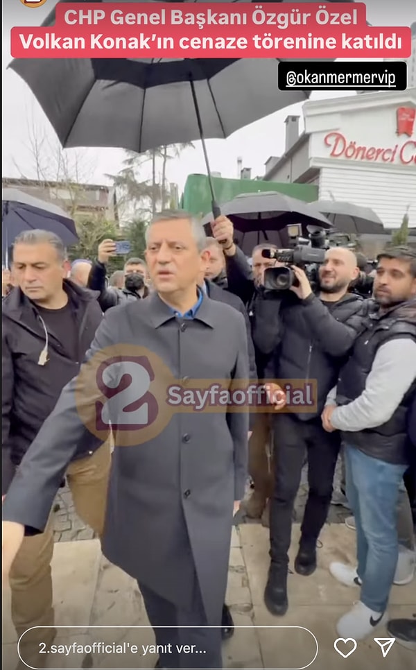 Eşi ve Kızları Cenazede Fenalaştı: Dostları Son Yolculuğuna Uğurlanan Volkan Konak'ı Yalnız Bırakmadı 7 esi ve kizlari cenazede fenalasti dostlari son yolculuguna ugurlanan volkan konaki yalniz birakmadi 6 yJSz8aLA