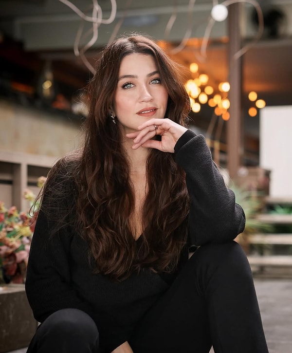 Eşref Rüya Dizisinin Irmak'ı Ceren Benderlioğlu'nun Dans Ettiği Anlar X Ahalisini Resmen Ayağa Kaldırdı! 2 esref ruya dizisinin irmaki ceren benderlioglunun dans ettigi anlar x ahalisini resmen ayaga kaldirdi O5K9uGKN