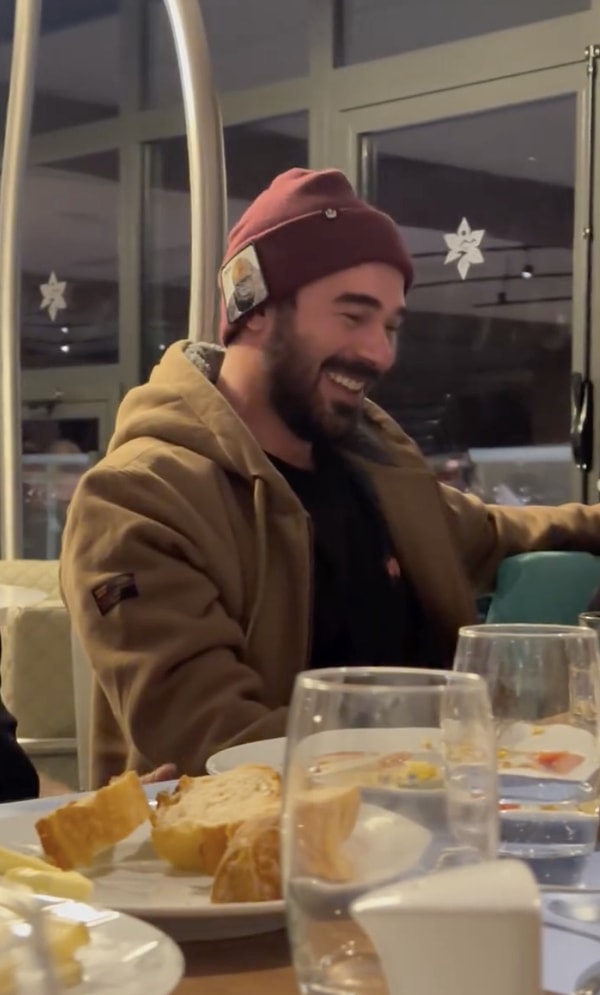 Hande Doğandemir ve Yusuf Çim Arasında Sürpriz Aşk İddiası: Bakın İlk Kıvılcım Nerede Başlamış 4 hande dogandemir ve yusuf cim arasinda surpriz ask iddiasi bakin ilk kivilcim nerede baslamis rNbwNfJg