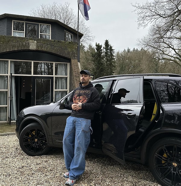 Havladığı Şarkısıyla Dillere Düşen Lvbel C5 Eleştirilerle Dalga Geçti: "Onlar Konuşur Baba Porsche Sürer" 1 havladigi sarkisiyla dillere dusen lvbel c5 elestirilerle dalga gecti onlar konusur baba porsche surer XUuUshac