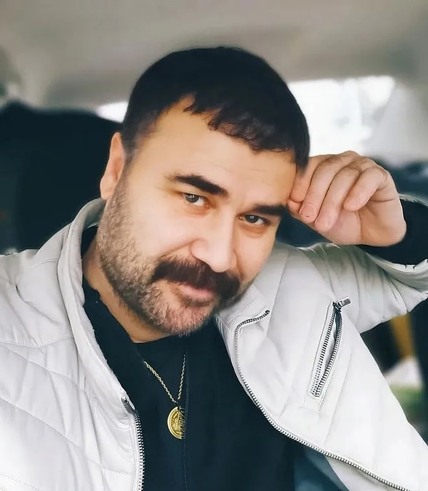 İbrahim Tatlıses'in Kardeşi Hüseyin Tatlı Cezaevine Girdi, Eşi İlk Kez Konuştu: "Vücudunda Kırıklar Var" 2 ibrahim tatlisesin kardesi huseyin tatli cezaevine girdi esi ilk kez konustu vucudunda kiriklar var LNqvWnDO