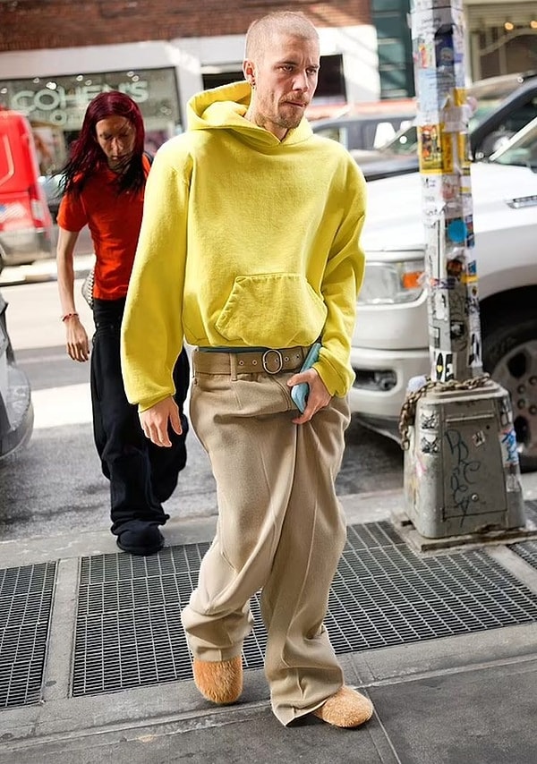 Kariyeri Dibe Vuran Justin Bieber Kendini Kaybetti: Uykusuzluk, Kilo Kaybı, Anlamsız Mesajlar 3 kariyeri dibe vuran justin bieber kendini kaybetti uykusuzluk kilo kaybi anlamsiz mesajlar 2 4vBmseYb