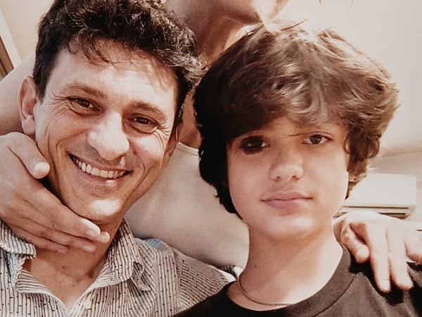 Meğer 15 Yıl Önce Aynı Acıyı Yaşamış: Onur Tuna Ev Arkadaşının Acı Ölümünü İlk Kez Anlattı 3 meger 15 yil once ayni aciyi yasamis onur tuna ev arkadasinin aci olumunu ilk 9YiiMsCI