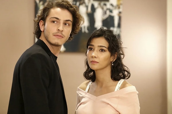 Nurgül Yeşilçay Adeta Tek Tek Hesap Sordu: "Ne Bu Bir Tek Oyuncular mı Yine Oyuna Geliyor?" 1 nurgul yesilcay adeta tek tek hesap sordu ne bu bir tek oyuncular mi yine NIiRBJ87