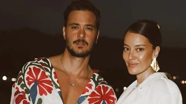 Pelin Akil'in Anıl Altan'ın Yanağına Ayıp Olmasın Der Gibi Kondurduğu Resmi Öpücük Dikkat Çekti 1 pelin akilin anil altanin yanagina ayip olmasin der gibi kondurdugu resmi opucuk dikkat cekti pbU3RAK7