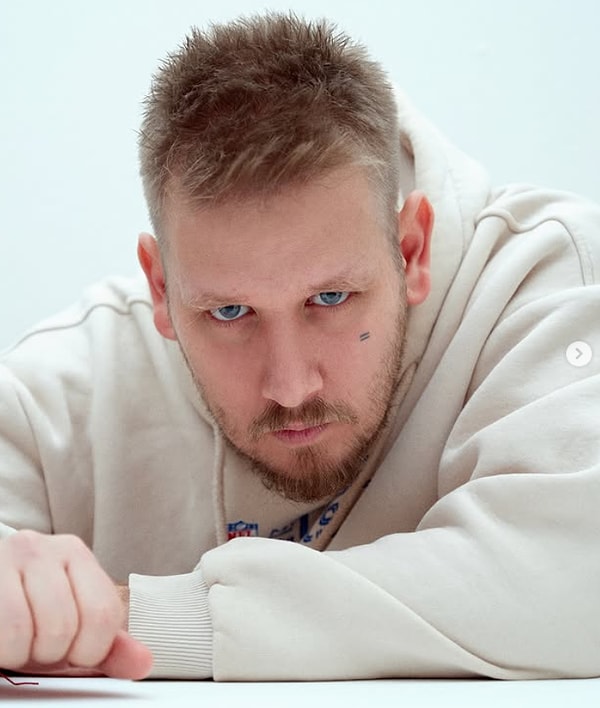 rapci saniser bakanlik binasinin onunde cadir kuran mahmut tanala polis mudahalesine tepki gosterdi 1 WHHyIBdZ