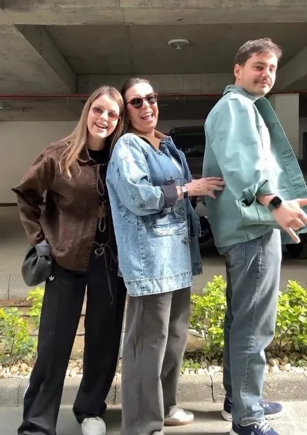 Sanki Anne Kız: Perihan Savaş ile Gelini Melis Ketenci'yi Yan Yana Görenler Benzerliklerine Şaştı Kaldı 3 sanki anne kiz perihan savas ile gelini melis ketenciyi yan yana gorenler benzerliklerine sasti