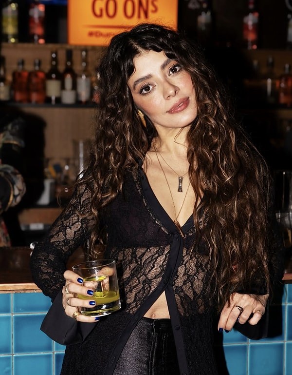 Selin Şekerci Hastalandı, "Covid'e El Öptüren Bir Salgın" Diyerek Son Halini Paylaştı 1 selin sekerci hastalandi covide el opturen bir salgin diyerek son halini paylasti 0 gT6Yh81w
