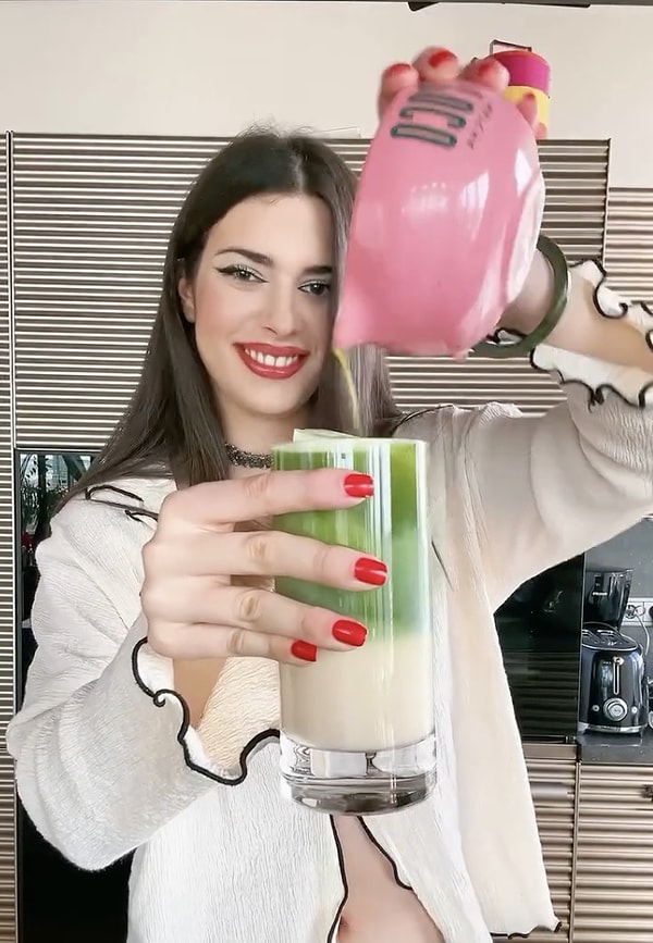 Sınıfsaldır Mesela: Zenginlerin Evde Ayakkabıyla Dolaşmasını Masaya Yatıran Derin Talu Konuyu Anlamlandıramadı 2 sinifsaldir mesela zenginlerin evde ayakkabiyla dolasmasini masaya yatiran derin talu konuyu anlamlandiramadi 1 LG2ptSKh