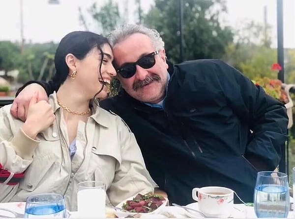Sırra Kadem Basmıştı: Hazar Ergüçlü'nün Ex Aşkı Yönetmen Onur Ünlü, Yeni Sevgilisiyle Dudak Dudağa Yakalandı! 1 sirra kadem basmisti hazar erguclunun ex aski yonetmen onur unlu yeni sevgilisiyle dudak dudaga pjKwL3Ys