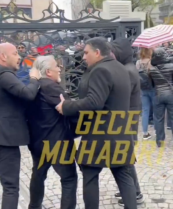Volkan Konak'ın Cenazesinde Adı Taciz Skandalına Karışan Kişinin Ünlü Radyocu Olduğu Ortaya Çıktı! 2 volkan konakin cenazesinde adi taciz skandalina karisan kisinin unlu radyocu oldugu ortaya cikti 1 z3uVePAV