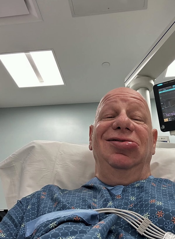 Yediği Dondurma Bu Hale Getirdi: Ünlü Komedyen Jeff Ross Hastanelik Oldu, Son Durumunu Paylaştı 1 yedigi dondurma bu hale getirdi unlu komedyen jeff ross hastanelik oldu son durumunu paylasti lAnv3aHi