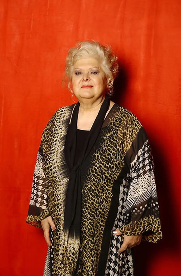 yeni kitabinda enisteci kiz kardesi gulden karaboceki anlatan nese karabocekten affetmedim aciklamasi 0 FDpPmHuk