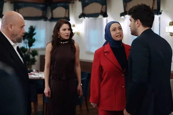 Yerden Yere Vurdular: Evrim Alasya Çektiği Video Sonrası İzleyicinin Yoğun Tepkisiyle Karşılaştı 1 yerden yere vurdular evrim alasya cektigi video sonrasi izleyicinin yogun tepkisiyle karsilasti 0 FaLDP2hS
