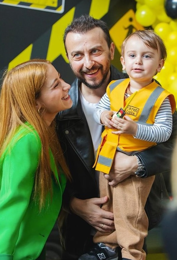 Bir Kez Daha Şok Olduk: Hazal Kaya'nın Oğlu, Ali Atay'ın Klonu Fiko'nun Son Halini Görmeniz Lazım! 2 bir kez daha sok olduk hazal kayanin oglu ali atayin klonu fikonun son halini JaeBatYN
