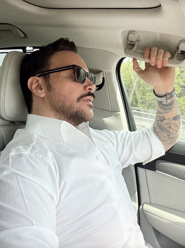 Bıyık Bırakan Sinan Akçıl’ın Havalara Girip Kendini Benzettiği Ünlüyü Duyunca Akıl Tutulması Yaşayacaksınız! 1 biyik birakan sinan akcilin havalara girip kendini benzettigi unluyu duyunca akil tutulmasi yasayacaksiniz 0 ZqRuks9I