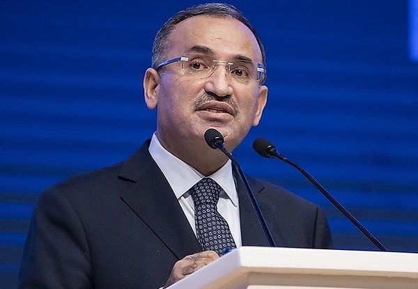 Bıyık Bırakan Sinan Akçıl’ın Havalara Girip Kendini Benzettiği Ünlüyü Duyunca Akıl Tutulması Yaşayacaksınız! 3 biyik birakan sinan akcilin havalara girip kendini benzettigi unluyu duyunca akil tutulmasi yasayacaksiniz 2 trUyktHi