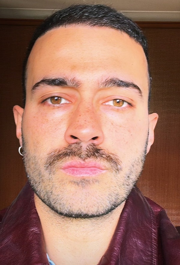 Görülmemiş Bir Bıyık Modeli: Pala Remzi Lakabını Beğenmeyen Mert Demir'den Tuhaf İmaj Değişikliği! 3 gorulmemis bir biyik modeli pala remzi lakabini begenmeyen mert demirden tuhaf imaj degisikligi 2 1qSdrTEw