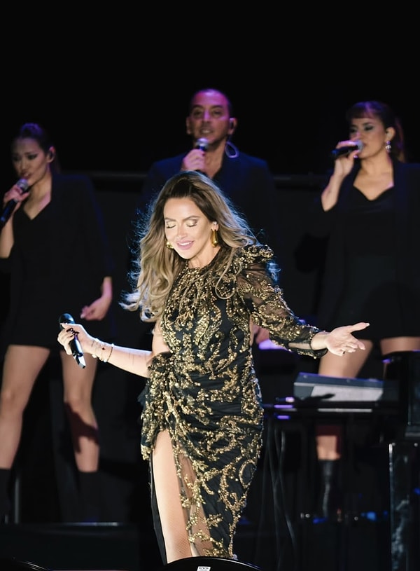 Hadise'nin Avrupa'yı Seçmesinin Sebebi Vergi mi? Konser Başına 100 Bin Euro İddiası! 2 hadisenin avrupayi secmesinin sebebi vergi mi konser basina 100 bin euro iddiasi 1 hdGbUJrr
