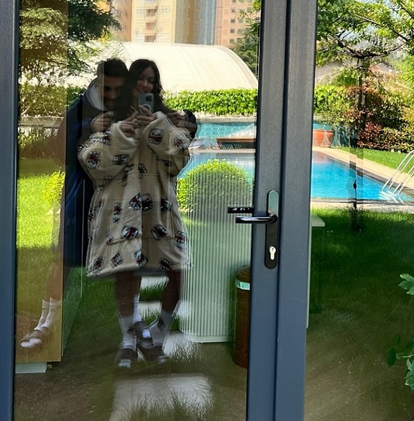 Hazal Subaşı'nın Doğum Gününü Es Geçmeyen Oğuzhan Koç'tan Sevgilisine Çifte Kutlama 2 hazal subasinin dogum gununu es gecmeyen oguzhan koctan sevgilisine cifte kutlama 1 tyLvC4yW
