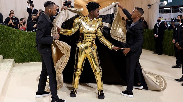 Hollywood Ünlülerinin Cebini Milyonlarla Yakan Met Gala’nın Kaskatı Kurallarını İnceliyoruz! 4 hollywood unlulerinin cebini milyonlarla yakan met galanin kaskati kurallarini inceliyoruz 3 pimLBtcH