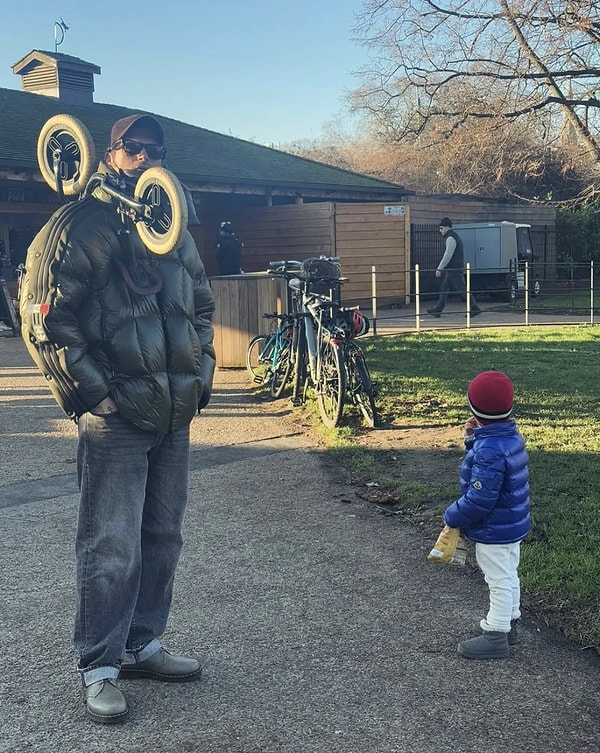 Karizma Genetik: Kıvanç Tatlıtuğ ve Minik Kopyası Kurt Efe 19 Mayıs'ta İlgi Odağı Oldu! 2 karizma genetik kivanc tatlitug ve minik kopyasi kurt efe 19 mayista ilgi odagi oldu cTr3CKML