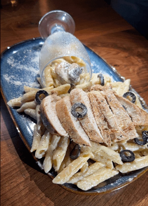 Lüks ve Pahalı Restoranların Masaya Geldiğinde Hayatı Sorgulatacak Göz Kanatan Sunumları 11 luks ve pahali restoranlarin masaya geldiginde hayati sorgulatacak goz kanatan sunumlari 10 iTTBW9JW
