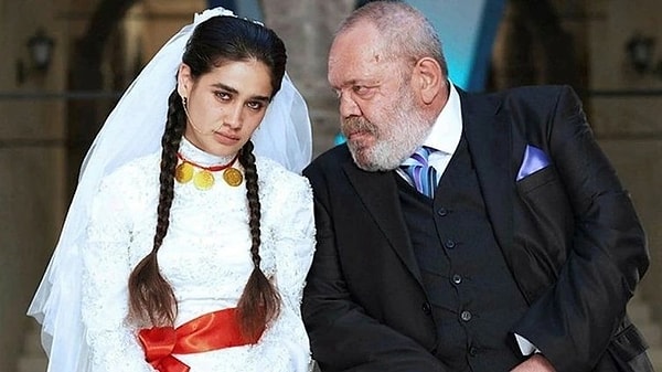 Meltem Miraloğlu ABD’de Darp Edildi: Yine Kendinden 40 Yaş Büyük Biriyle Evlenmek Üzereydi! 2 meltem miraloglu abdde darp edildi yine kendinden 40 yas buyuk biriyle evlenmek uzereydi 1 TOYBqcg7